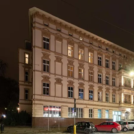 Kamienica Centrum Nr 17 *