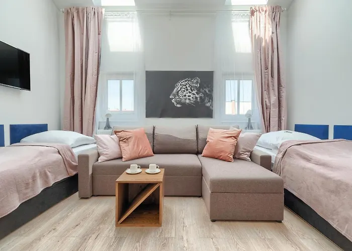 Kamienica Centrum Nr 17 *